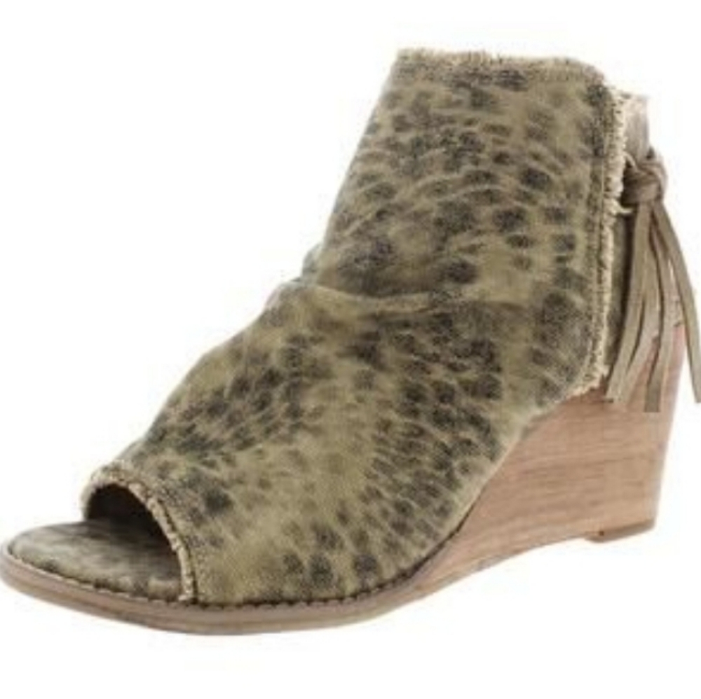 Very G Womens Keely Tan Canvas Zip Up Open Toe Wedge Heels Evening NWT